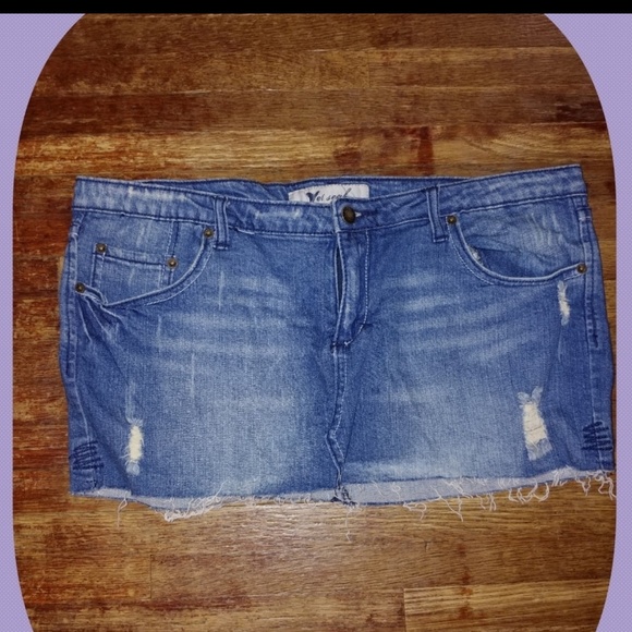WET SEAL denim frayed and distressed mini skirt - Picture 3 of 3